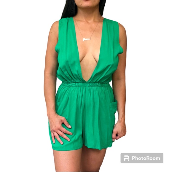 Women’s Ava + Esme Plunge Romper Jumpsuit with Pockets, Green, Size Small - Picture 7 of 7